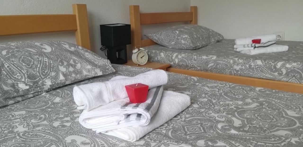 Studio Apartman Sajra Kulen Vakuf Kültér fotó