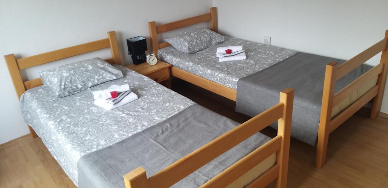 Studio Apartman Sajra Kulen Vakuf Kültér fotó